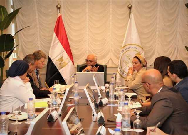 «حجازي» يبحث مع وفد البنك الدولى سبل تطوير التعليم قبل الجامعي