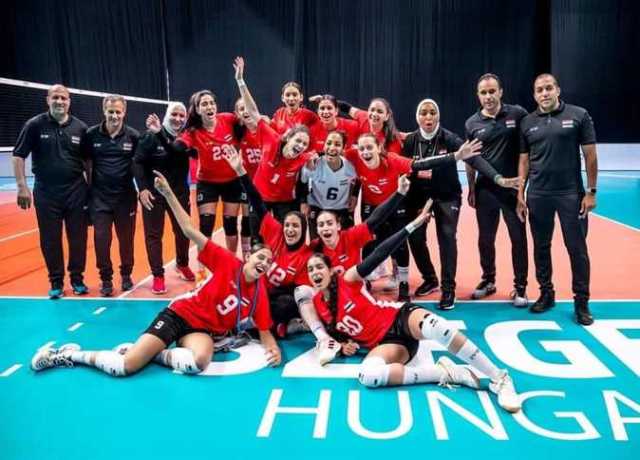 وزير الشباب والرياضة يتواصل مع بعثة منتخب مصر لكرة الطائرة للناشئات