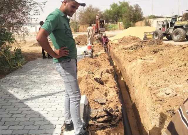استجابة لشكاوى المواطنين.. إحلال وتجديد خط مياه شرب المنطقة الصناعية بالخارجة