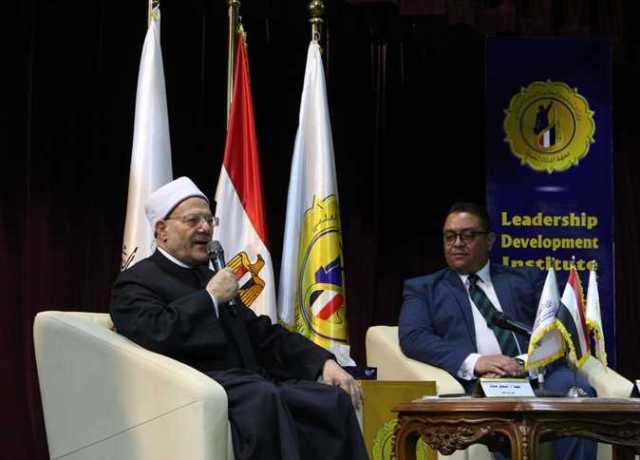 المفتي : الخطاب الوسطي الرشيد قادر على تبصير الفرد بمقصد الشريعة من الحفاظ على الكرامة الإنسانية..صور
