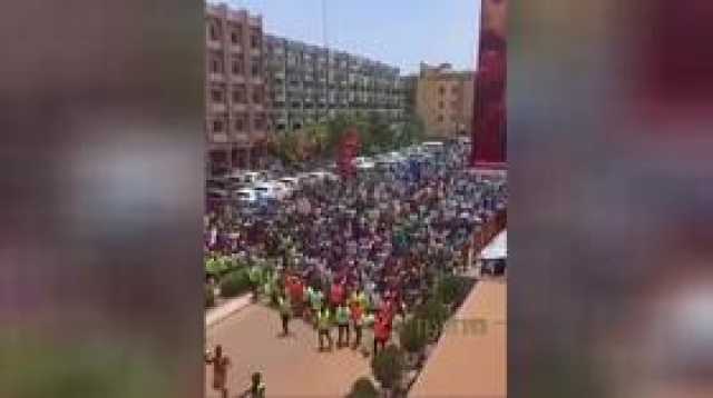 عاد النقيب إبراهيم بعد لقائه بوتين.. شاهد كيف تم استقباله في بلاده!