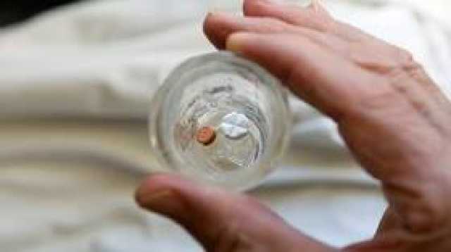طبيبة تدعو كبار السن إلى تجنب تناول المكملات الغذائية لإبطاء الشيخوخة