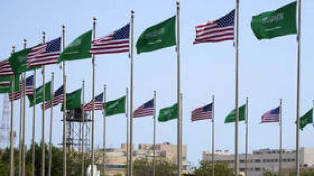 مشرع أمريكي يرد على صندوق الاستثمارات العامة السعودي بخصوص الاستثمار التجاري في الولايات المتحدة