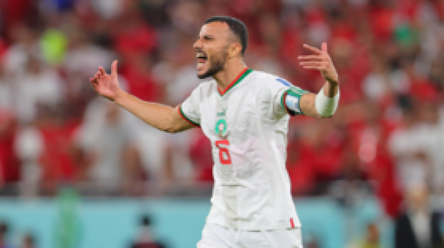 بعد أسابيع من انضمامه للسد.. لوائح الاتحاد القطري 'تنقل' قائد منتخب المغرب من قطر إلى الشباب السعودي