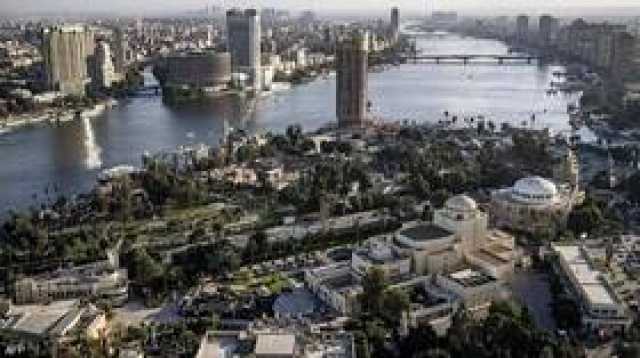 مصر.. رجل يعثر على طفل تائه وأهله صدموه بردهم (فيديو)
