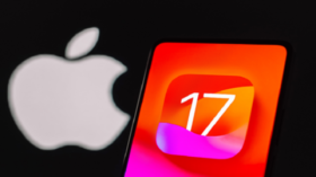 تحديث iOS 17 يشعل الإنترنت بمزاعم تدميره 'بطارية آيفون'!