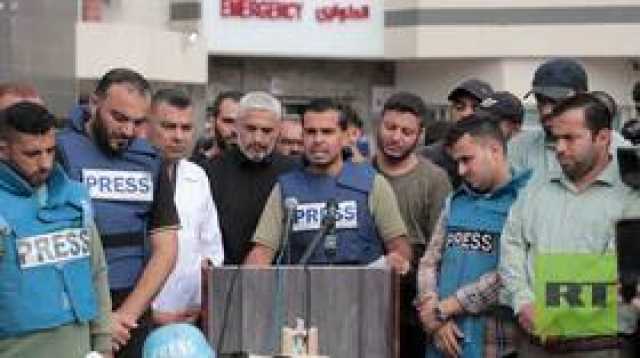 صحفيون فلسطينيون يشيعون زميلا لهم في غزة (صور)