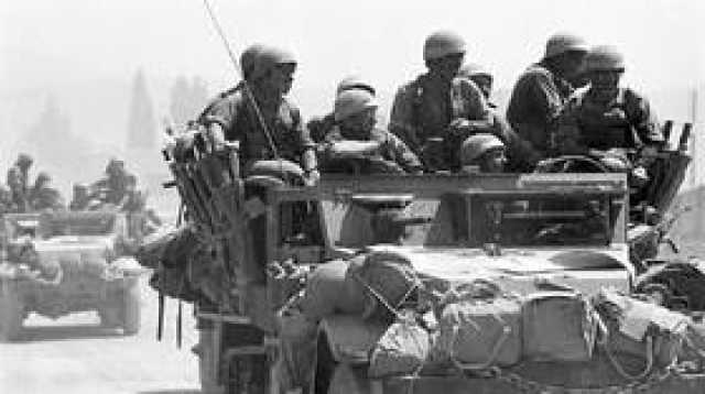 خبير يكشف لـRT شروط تطبيق نموذج 'بيروت 1982' وإخراج حماس من قطاع غزة