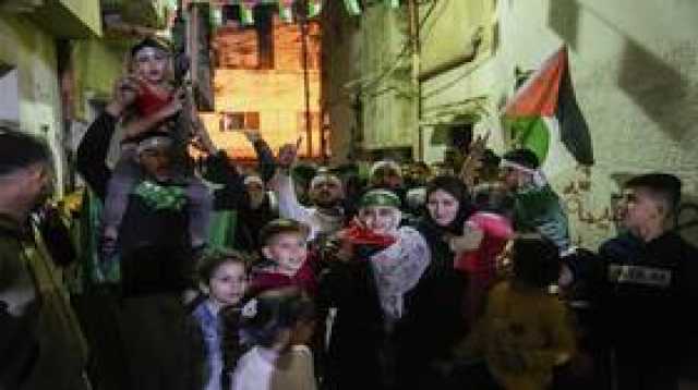 مصر تكشف عدد الأسرى الفلسطينيين والرهائن الإسرائيليين الذين سيتم الإفراج عنهم خلال فترة تمديد الهدنة
