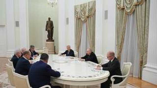 برلماني روسي يتحدث عن الجزء المغلق من اجتماع بوتين مع كتل مجلس الدوما  