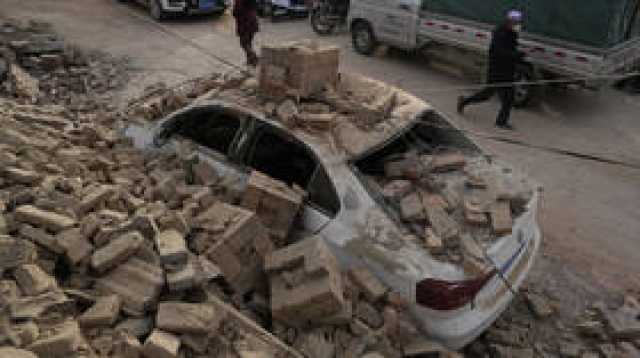 التلفزيون الصيني: ارتفاع حصيلة ضحايا الزلزال شمال غربي البلاد إلى 144
