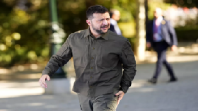بمناسبة العام الجديد .. زيلينسكي يخيّر مواطنيه بين أمرين