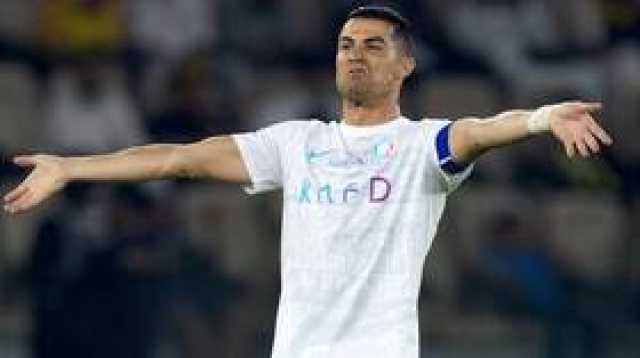 أول تعليق من رونالدو بعد تتويج ميسي بجائزة 'الأفضل'