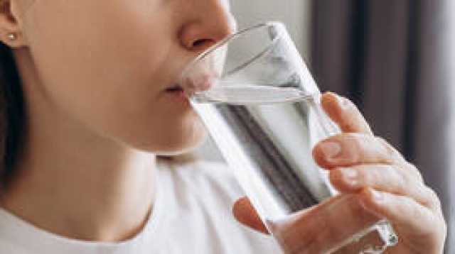 ما هي كمية الماء المطلوبة يوميا للمساعدة على إنقاص الوزن؟
