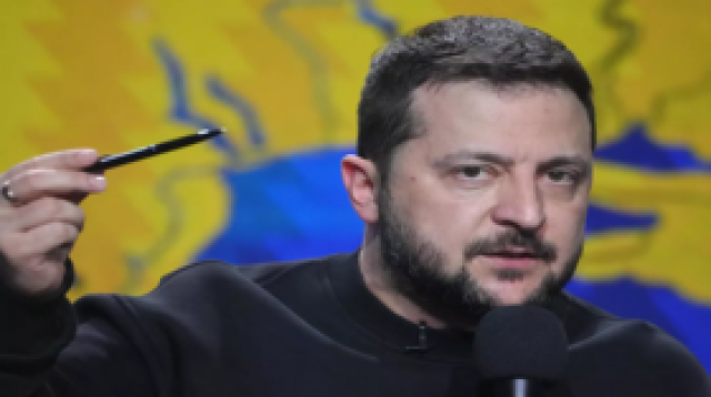 زيلينسكي يقر بصعوبة الوضع في جبهات القتال واحتمال خسارة أوكرانيا مزيدا من الأراضي