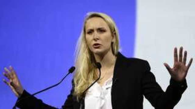 شخص يسكب البيرة على ابنة شقيقة مارين لوبن Marine Le Pen في معرض زراعي بباريس (فيديو)