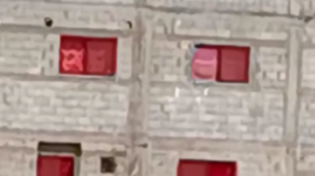 بالفيديو.. 'القسام' تستهدف مجموعة جنود إسرائيليين تحصنت داخل منزل غربي خان يونس