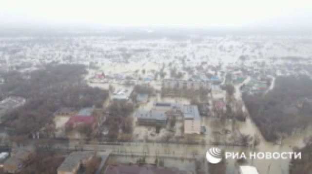 الفيضانات تغمر أكثر من عشرة آلاف منزل في مقاطعة أورينبورغ