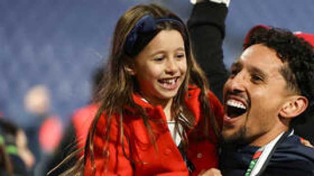 سان جيرمان يكرم قائد فريقه بمنحه برج إيفل (فيديو)