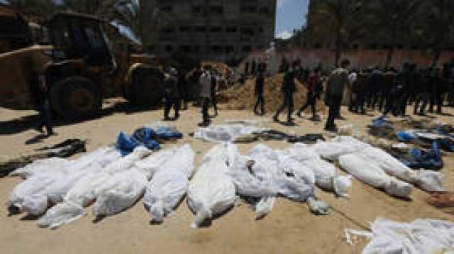 'أدلة على إعدامات ميدانية'.. انتشال 283 جثمانا من مقبرة جماعية بمستشفى ناصر في خان يونس