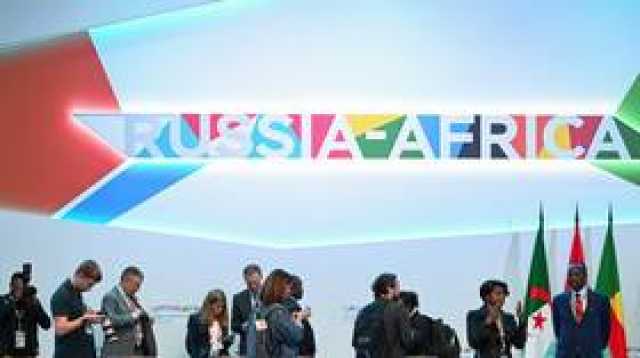'بوليتيكو': الولايات المتحدة تدرك أن إفريقيا تعتمد بشكل متزايد على روسيا