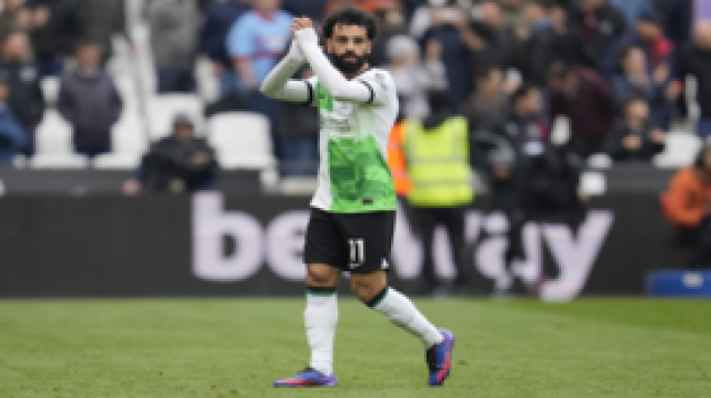 بعد أزمته مع كلوب.. صلاح يفاجئ أندية الدوري السعودي