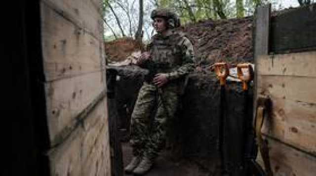 'الغارديان': تزايد الغضب والإرهاق في صفوف العسكريين الأوكرانيين بسبب القتال المتواصل