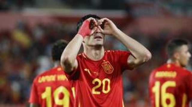 لاعب إيرلندي يفتح باب 'الجحيم' على منتخب بلاده بهدف مبكر في مرمى إسبانيا (فيديو)