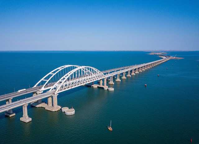 صحيفة “ذا صن”: أوكرانيا تستعد لتدمير جسر القرم منتصف يوليو المقبل
