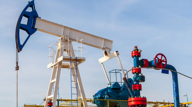‎تراجع أسعار النفط متأثرا بتجدد التركيز على أساسيات السوق