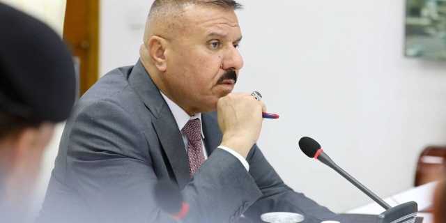 وزير الداخلية يبحث مع القيادات الأمنية الإيرانية عدة ملفات بينها الزيارة الأربعينية