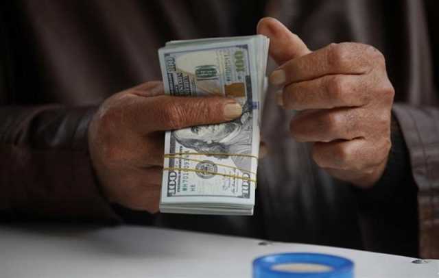 اليوم الثاني.. أسعار الدولار تنخفض في بورصة بغداد