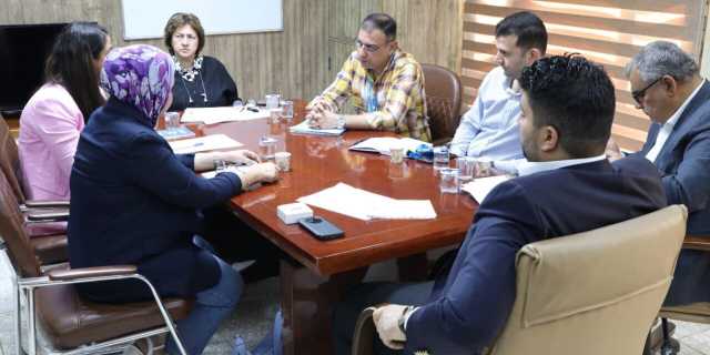 العمل تنجز إجراءات صرف منحة طلبة الأسر المشمولين بالحماية