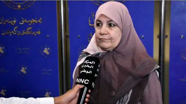 نائبة توجه سؤالاً لوزير التربية: “لماذا الكتب المدرسية متواجدة في الأسواق وليست في الوزارة؟”