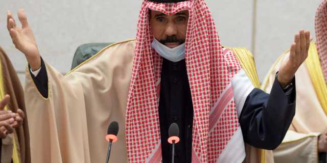 أمير الكويت يدخل المستشفى إثر طارئ صحي اصابه