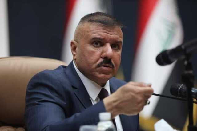 وزير الداخلية يجتمع بالقادة الأمنيين لمناقشة سير العمل الأمني بتأمين مراكز الاقتراع