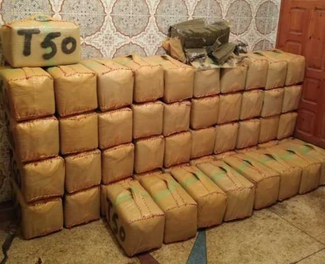 إحباط محاولة تهريب ثلاثة أطنان و285 كيلوغراما من مخدر الشيرا بميناء العرائش