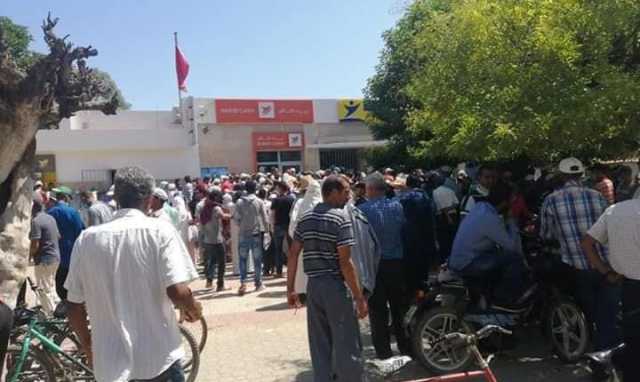 طوابير البريد تعرقل مصالح المواطنين و أبناء الجالية بجرسيف