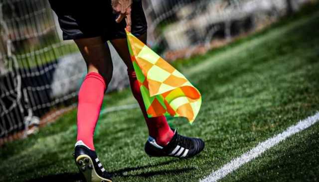 توقيف حكم في بطولة الهواة رفض مصافحة لاعب أجنبي في النادي القنيطري