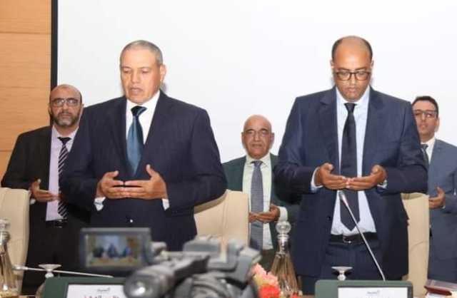 الوالي بكرات يقرأ الفاتحة ترحما على ضحايا زلزال الحوز قبل إفتتاح الدورة العادية لمجلس جهة العيون