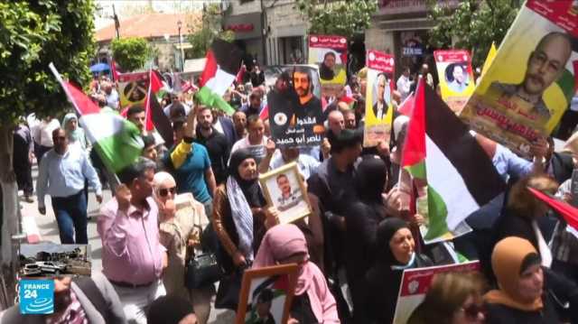 الأسير الفلسطيني وليد دقة.. مات في السجون الإسرائيلية وهُّدمت خيمة العزاء التي أقامتها عائلته
