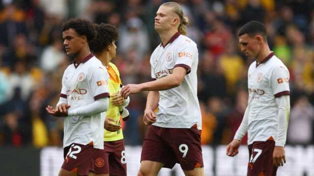 الدوري الإنكليزي: ولفرهامبتون يوقف انتصارات مانشستر سيتي وخسارة رابعة ليونايتد