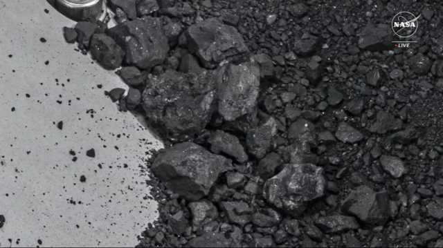 ناسا تعلن اكتشاف الماء والكربون في العينات التي جلبتها من الكويكب بينو