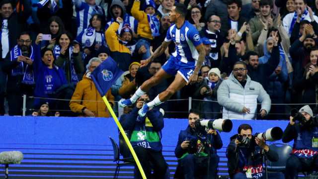 دوري الأبطال: بورتو يهزم أرسنال في الوقت القاتل ونابولي يفرض التعادل على برشلونة