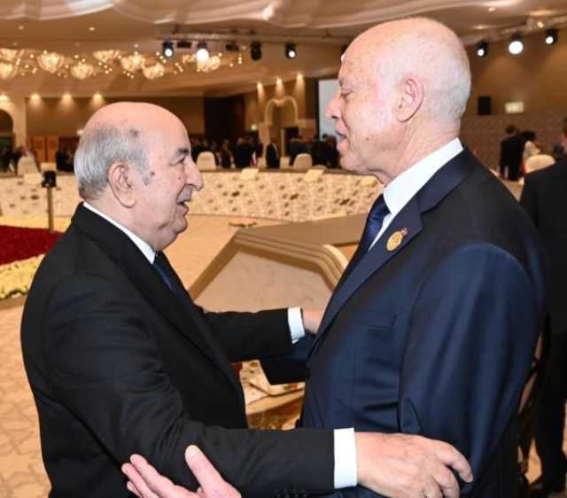 بالفيديو.. برلماني تونسي يثور في وجه الرئيس قيس سعيد بسبب اتفاق الجزائر الثلاثي الذي غيب المغرب وموريتانيا