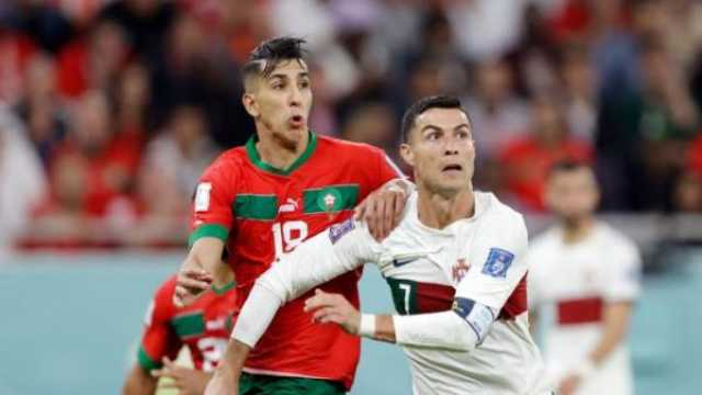 تبادلَا الأقمصة بعد المباراة.. نجم أسود الأطلس يَكشف سرّ محادثةٍ جمعته بالبرتغالي رونالدو