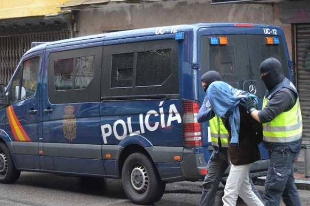 الشرطة الإسبانية تعتقل مغربيا قتل زوجته بطريقة بشعة أمام أنظار طفليهما