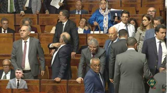 بالفيديو..توقيف جلسة الأسئلة بمجلس النواب بسبب غياب الوزراء!