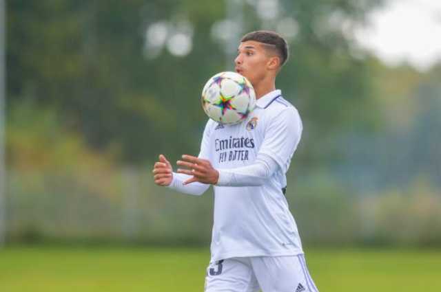 المغربي يوسف لخديم يمدد عقده مع ريال مدريد
