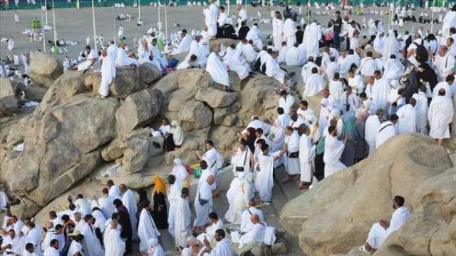 أول مولود على جبل عرفات هذا العام وهذه جنسيته(فيديو)